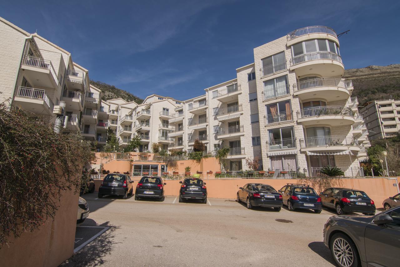 Apartment Dolce Petrovac Bagian luar foto